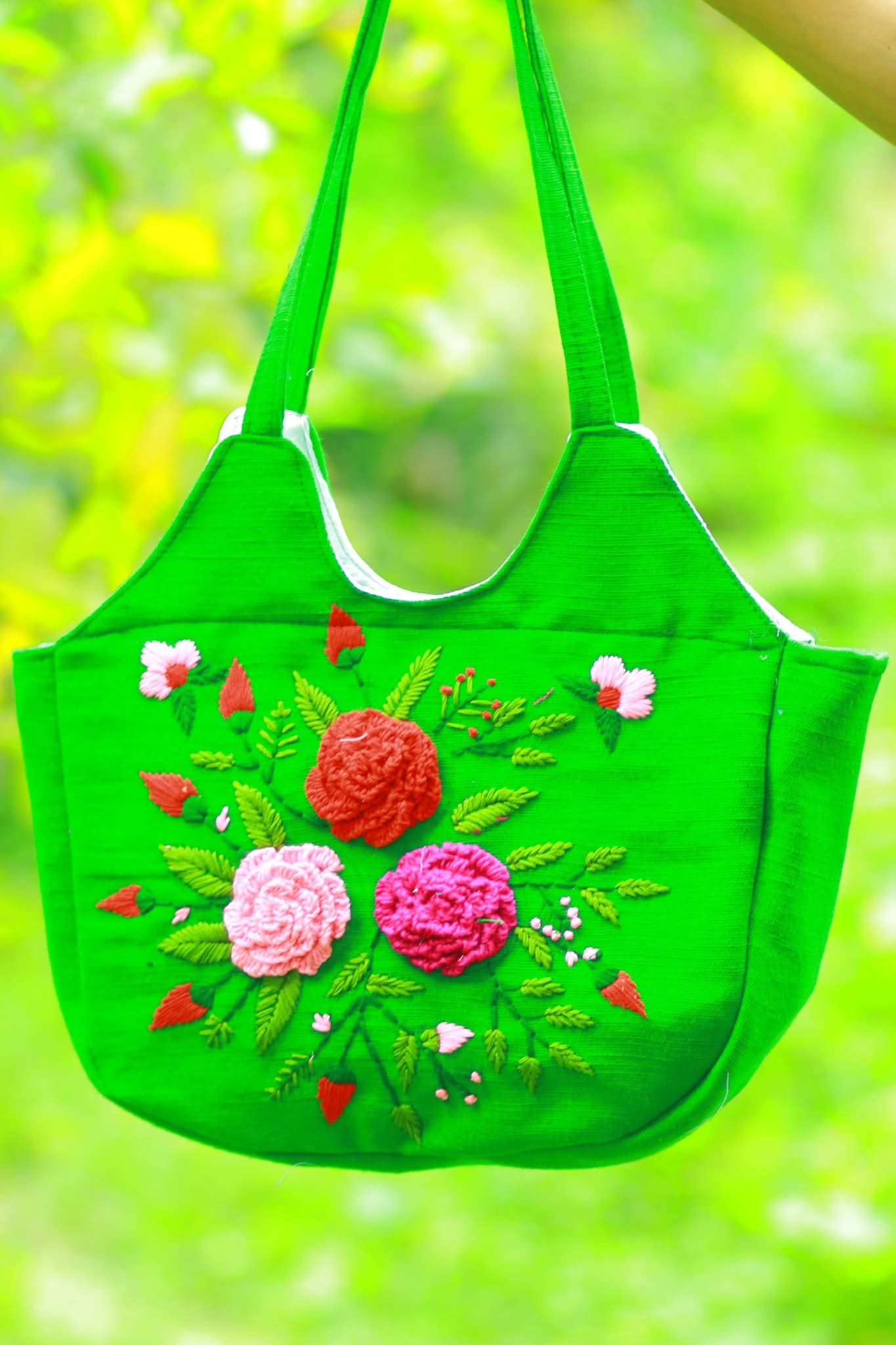 হাতের কাজের ফ্লোরাল "ভ্যানিটি ব্যাগ" | আপনার ভ্রমনের বেস্ট সঙ্গী ।