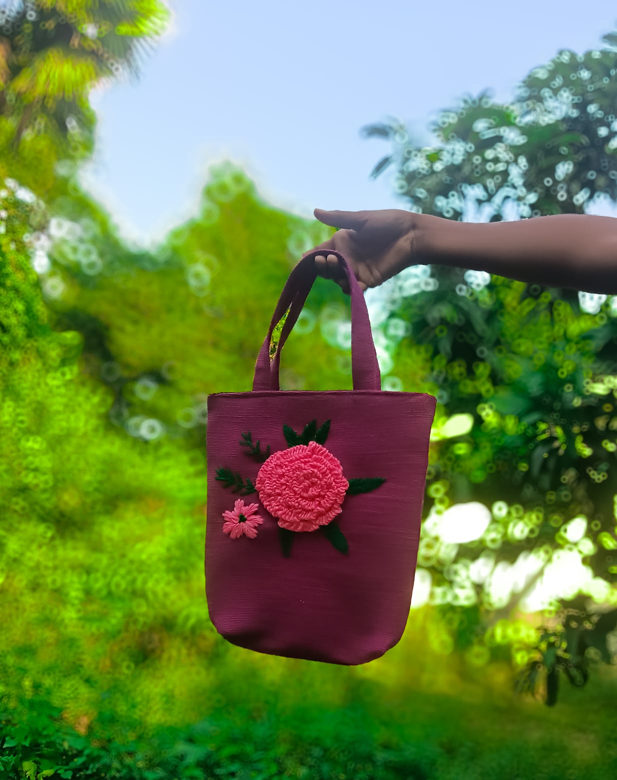 বাঙালিয়ান - ট্রেডিশনাল হাতের কাজের মোবাইল ব্যাগ। - Image 6